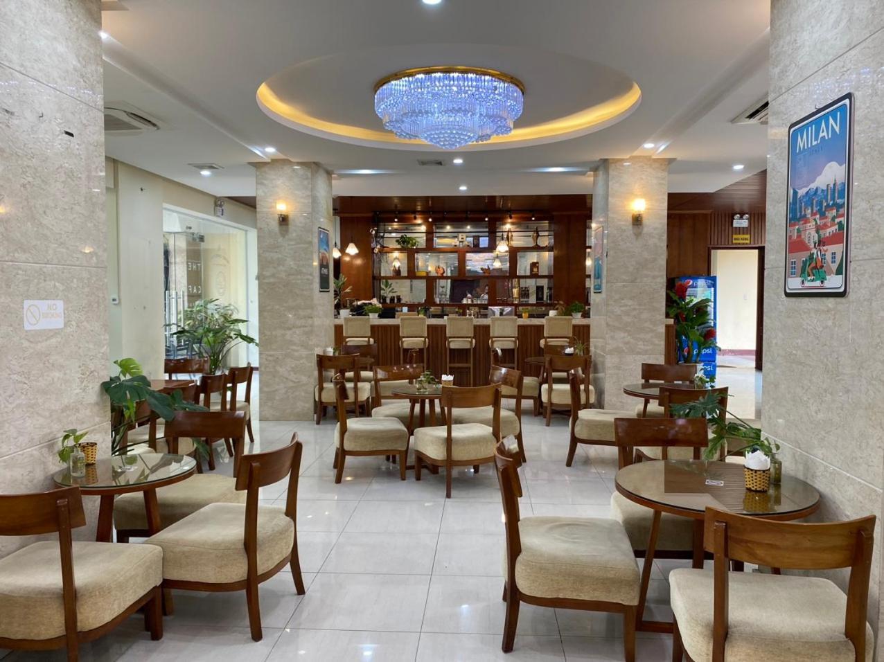 NguyẽN QuyèN Hotel Hanói Exterior foto