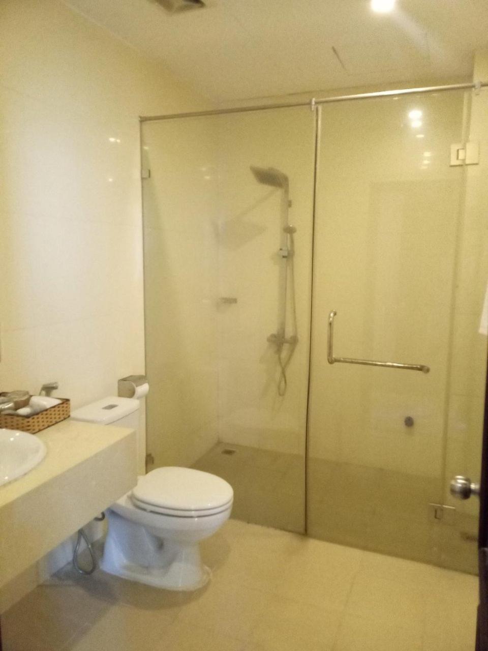 NguyẽN QuyèN Hotel Hanói Exterior foto